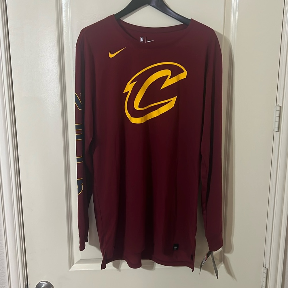 Nike - Cavaliers Dri-Fit long sleeve T Size L